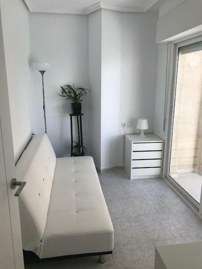 Modern Beach Apartment تورّيفيِخا المظهر الخارجي الصورة